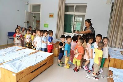 防汛不松懈 安全在我心--濟(jì)南市七里山幼兒園防汛應(yīng)急逃生演練