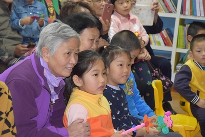 感恩重陽 老幼同樂--濟南市七里山幼兒園慶重陽節活動