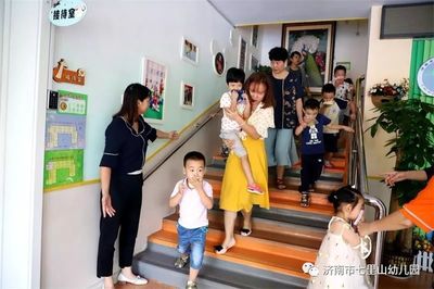 雨過木葉動秋聲,學子安全最先行--濟南市七里山幼兒園開學消防演練實記