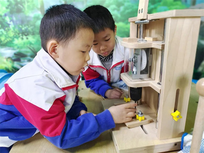 開(kāi)拓教育思路 提升游戲質(zhì)量——濟(jì)南七里山幼兒園第五學(xué)研共同體第二小組研究活動(dòng)紀(jì)實(shí)